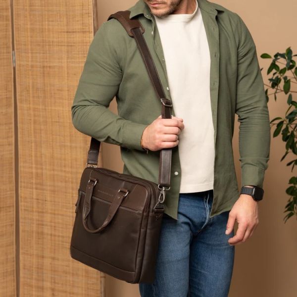 Δερμάτινη Επαγγελματική Τσάντα Chesterfield c40.110601 Καφέ Imperia | Θήκες Οργάνωσης & Wax Pull Up Δέρμα