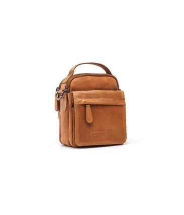 Ανδρικό Δερμάτινο Τσαντάκι Ώμου Μικρό Chesterfield C48.182631 Κονιάκ | 2 Κεντρικές Θέσεις & 4 Τσέπες | Χειρολαβή