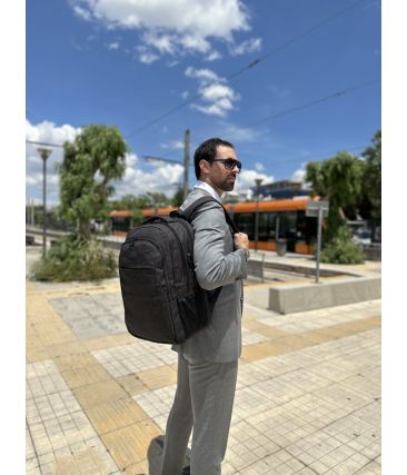 Σακίδιο Πλάτης MATEIN 1007 33L Μαύρο με Θήκη Laptop 17,3”, Αδιάβροχο Σακίδιο με USB & Αντικλεπτική Θήκη