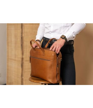 Δερμάτινη Επαγγελματική Τσάντα Chesterfield Levanto  C40.109131 Κονιάκ για Laptop 14" – Premium Wax Pullup