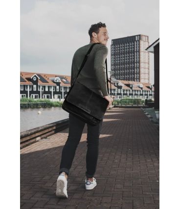 Δερμάτινος Χαρτοφύλακας – Ταχυδρόμου Chesterfield C48.055200 Μαύρο Richard – Premium Pull-Up Δέρμα