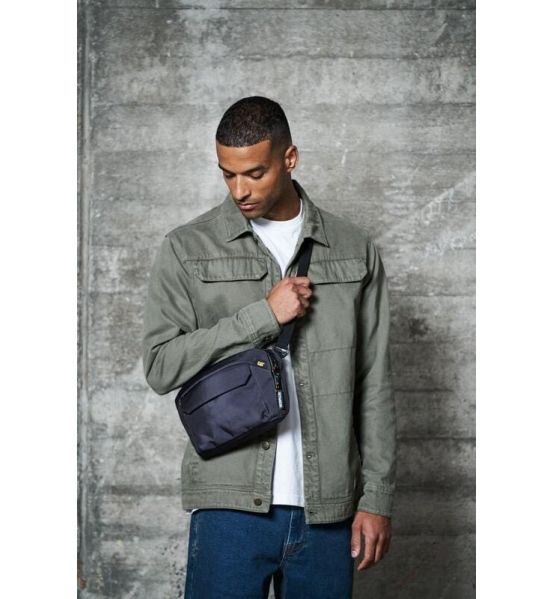 Ανδρικό Τσαντάκι Χιαστί Crossbody Caterpillar 84703-106 Μαύρο | RPET 900D, Μαγνητικά Κλεισίματα | & Hypalon Patch