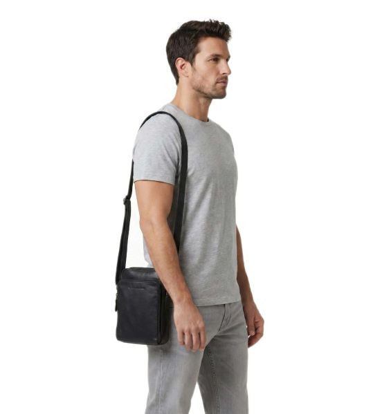 Δερμάτινο Τσαντάκι Ώμου Μικρό Chesterfield Hamilton C48.116300 Μαύρο – Premium, Ιδανικό για Smartphone