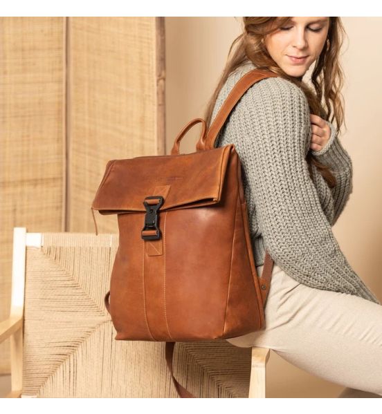 Δερμάτινο Επαγγελματικό Σακίδιο Πλάτης Chesterfield Savona C58.032231 Κονιάκ | Roll Top, Θήκη Laptop 15" | Απόλυτη Οργάνωση & Κύρος
