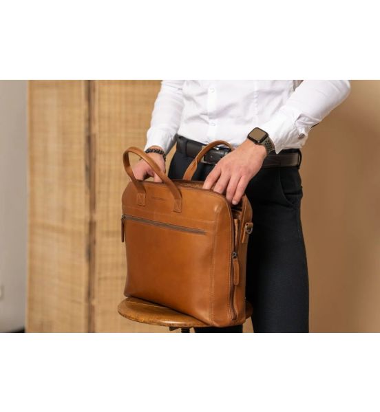 Δερμάτινη Επαγγελματική Τσάντα Chesterfield Levanto  C40.109131 Κονιάκ για Laptop 14" – Premium Wax Pullup