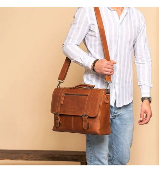 Δερμάτινη Επαγγελματική Τσάντα Chesterfield Imperia C40.109331 Κονιάκ με Θήκη Laptop 15" – Premium Wax Pull-Up Δέρμα