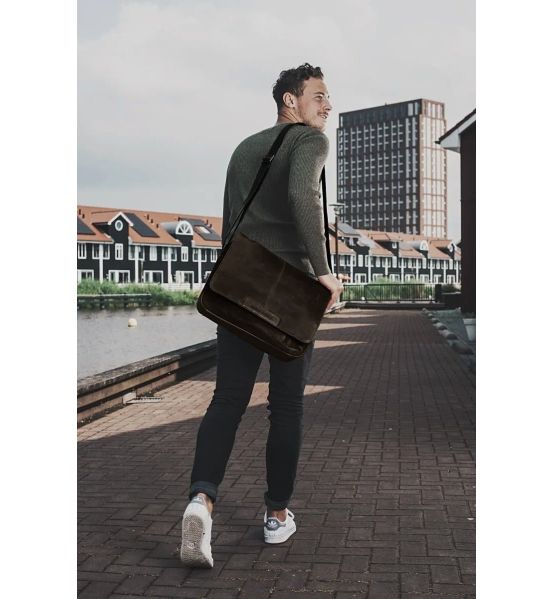 Δερμάτινος Χαρτοφύλακας – Ταχυδρόμου Chesterfield C48.055201 Καφέ Richard – Premium Pull-Up Δέρμα