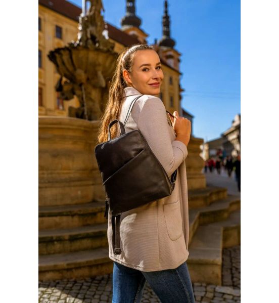 Γυναικείο Δερμάτινο Backpack από Pull-Up Δέρμα Chesterfield Claire C58.023500 Μαύρο – Premium Vintage Design