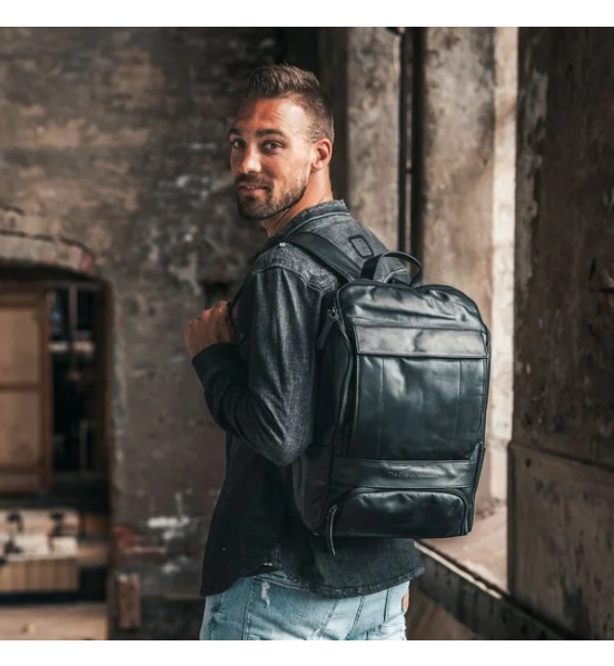 Δερμάτινο Σακίδιο Πλάτης Chesterfield Rich C58.015700 Μαύρο – Laptop 15.6” & Premium Design