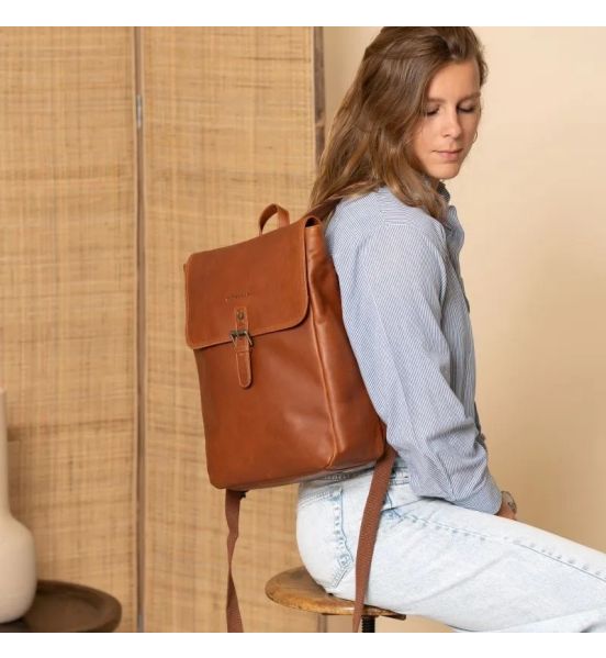 Premium Επαγγελματικό Δερμάτινο Backpack Chesterfield Farrow C58.071631 Κονιάκ | Κομψότητα & Οργάνωση