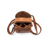 Ανδρικό Δερμάτινο Τσαντάκι Ώμου Μικρό Chesterfield C48.182631 Κονιάκ | 2 Κεντρικές Θέσεις & 4 Τσέπες | Χειρολαβή