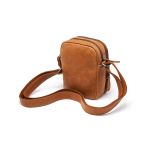 Ανδρικό Δερμάτινο Τσαντάκι Ώμου Μικρό Chesterfield C48.182701 Κονιάκ | Wax Pull Up με 2 Κεντρικές Θήκες