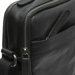 Δερμάτινο Τσαντάκι Ώμου Chesterfield Alva C48.095500 Μαύρο – Premium Pull-Up Δέρμα με Πολλαπλές Θήκες