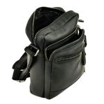 Δερμάτινο Τσαντάκι Ώμου Chesterfield Birmingham C48.098000 Μαύρο – Premium Pull-Up Δέρμα με Κομψό & Ανθεκτικό Design