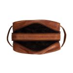 Δερμάτινο Νεσεσέρ Chesterfield Stacey C08.016531 Κονιάκ – Wax Pull Up για Ταξίδι με 2 Χώρους – Premium Ποιότητα
