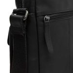 Δερμάτινο Τσαντάκι Ώμου Chesterfield C48.083700 Μαύρο – Pull-Up Δέρμα Premium – Κομψό, Ανθεκτικό & Πρακτικό