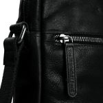 Δερμάτινο Τσαντάκι Ώμου Chesterfield C48.098900 Μαύρο Dessau – Premium Pull-Up Δέρμα