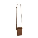 Δερμάτινο Τσαντάκι Ώμου Μικρό Chesterfield Hamilton C48.116331 Κονιάκ – Premium, Ιδανικό για Smartphone