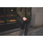 Δερμάτινο Τσαντάκι Ώμου Μεγάλο Chesterfield Raphael C48.055100 Μαύρο – Premium Pull-Up Δέρμα με Θήκη Tablet