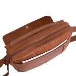 Δερμάτινος Χαρτοφύλακας – Ταχυδρόμου Chesterfield C48.055231 Κονιάκ Richard – Premium Pull-Up Δέρμα