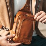 Δερμάτινο Τσαντάκι Χιαστί / Crossbody Chesterfield Riga C58.028431 Κονιάκ – Premium Pull-Up Δέρμα με Πολλαπλές Θήκες