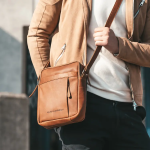 Δερμάτινο Τσαντάκι Ώμου Chesterfield Alva C48.095531 Κονιάκ – Premium Pull-Up Δέρμα με Πολλαπλές Θήκες