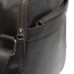 Δερμάτινο Τσαντάκι Ώμου Chesterfield Alva C48.095501 Καφέ – Premium Pull-Up Δέρμα με Πολλαπλές Θήκες