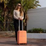 Άθραυστη Βαλίτσα Καμπίνας 55,5x23x34,5 Newcom N1595 Σομόν | με Επέκταση Χωρητικότητας & Διπλό Φερμουάρ Ασφαλείας