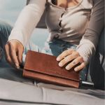 Γυναικείο Δερμάτινο Πορτοφόλι Μεγάλο Chesterfield Hampton C08.037331 Κονιάκ με RFID Προστασία – Vintage Δέρμα
