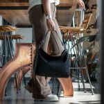 Δερμάτινη Γυναικεία Τσάντα Ώμου Chesterfield Amelia C48.046800 Μαύρο – Premium Wax Pull-Up Δέρμα